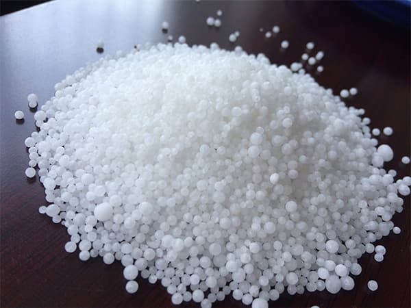 Urea (CO(NH₂)₂)